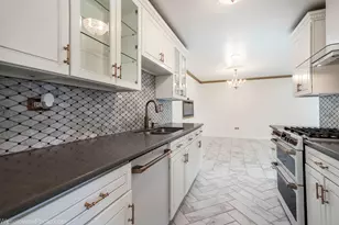 8901 N Western Ave, Des Plaines, IL 60016 - Photo 13