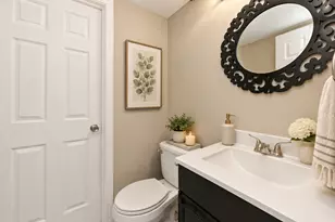 637 Tahoe Ct, Carol Stream, IL 60188 - Photo 9