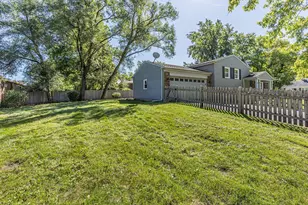 4 Tamarack Ave, Naperville, IL 60540 - Photo 27
