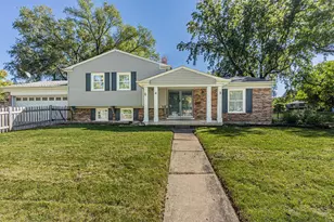 4 Tamarack Ave, Naperville, IL 60540 - Photo 3