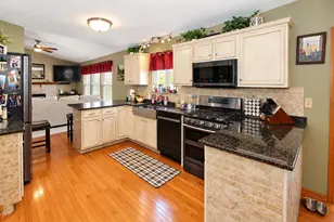 2607 Bayberry Ct, Joliet, IL 60435 - Photo 9