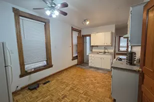 1736 W Beach Ave, Chicago, IL 60622 - Photo 5