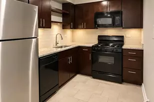 707 W Sheridan Rd, Chicago, IL 60613 - Photo 3
