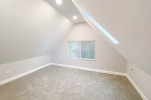 1529 W Victoria St, Chicago, IL 60660 - Photo 19