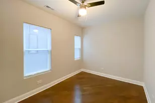 1529 W Victoria St, Chicago, IL 60660 - Photo 11