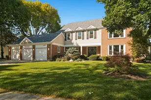 2794 Whispering Oaks Dr, Buffalo Grove, IL 60089 - Photo 1