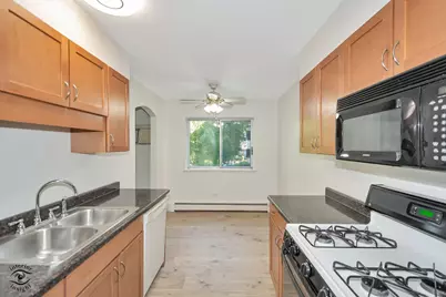 1311 S Finley Road #218, Lombard, IL 60148 - Photo 7