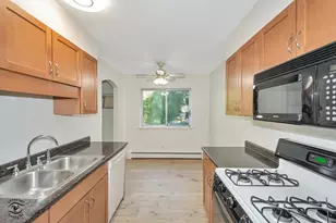 1311 S Finley Rd, Lombard, IL 60148 - Photo 7