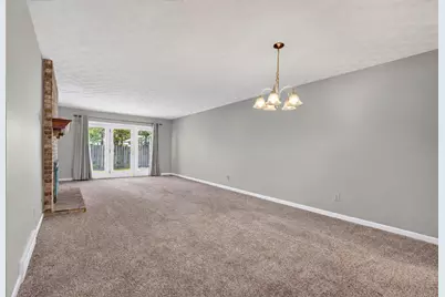 9 Meadow Trail W #9, Dekalb, IL 60115 - Photo 7