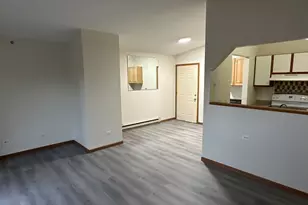 551 Leah Ln, Woodstock, IL 60098 - Photo 5