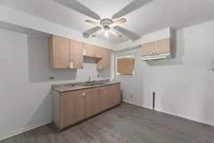 172 W 158th St, Harvey, IL 60426 - Photo 5