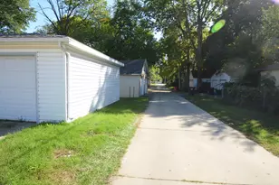 1519 21st Ave, Rockford, IL 61104 - Photo 5