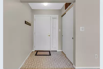 602 Devonshire Court #D, McHenry, IL 60050 - Photo 3