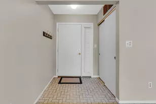 602 Devonshire Ct, McHenry, IL 60050 - Photo 3