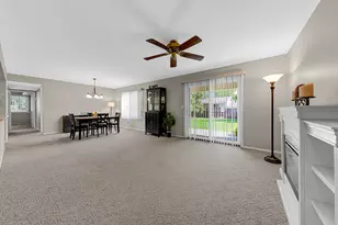 602 Devonshire Ct, McHenry, IL 60050 - Photo 5