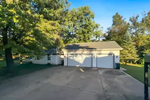215 Maple Ln, Thornton, IL 60476 - Photo 23