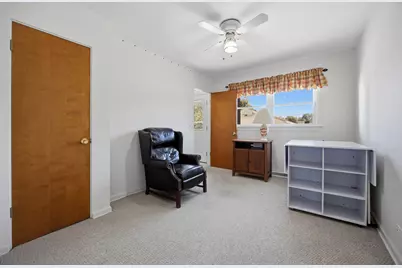 455 N Maple Avenue, Elmhurst, IL 60126 - Photo 11
