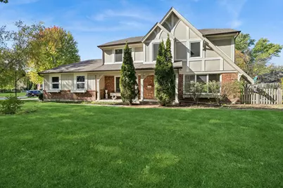 713 Dawes Street, Libertyville, IL 60048 - Photo 1