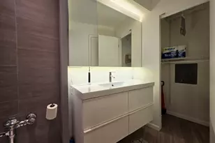 300 N State St, Chicago, IL 60654 - Photo 13