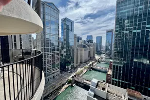 300 N State St, Chicago, IL 60654 - Photo 11