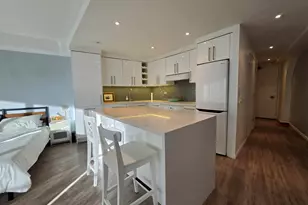 300 N State St, Chicago, IL 60654 - Photo 3
