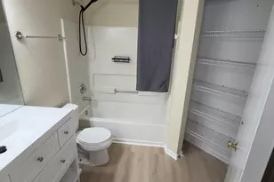 7107 S Stratton Ln, Gurnee, IL 60031 - Photo 11