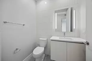 305 S Racine Ave, Chicago, IL 60607 - Photo 17