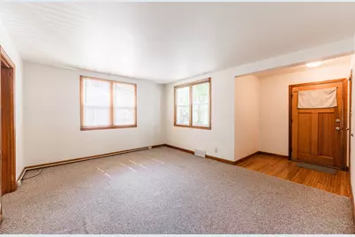 512 N 6th Street #1st-Floor, Dekalb, IL 60115 - Photo 5
