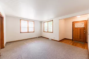 512 N 6th St, Dekalb, IL 60115 - Photo 5