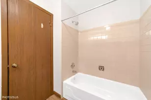 348 Essex Ct, Wood Dale, IL 60191 - Photo 19