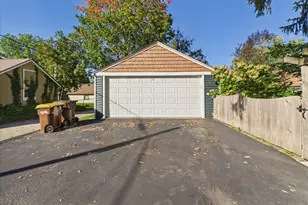 620 James Ave, Rockford, IL 61107 - Photo 41