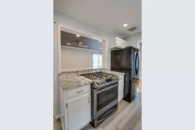 1132 N Main Street, Naperville, IL 60563 - Photo 11