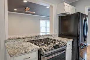 1132 N Main St, Naperville, IL 60563 - Photo 11