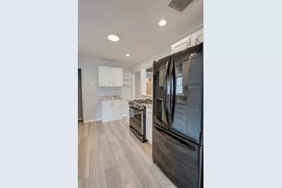1132 N Main Street, Naperville, IL 60563 - Photo 9