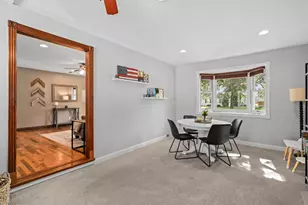 30W240 Allister Ln, Naperville, IL 60563 - Photo 7