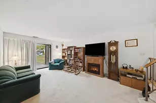 1074 Cornell Ave, Wheeling, IL 60090 - Photo 3