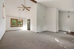 2924 Hickory Ct, Woodridge, IL 60517 - Photo 5