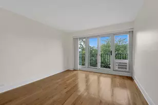 1960 N Lincoln Park West Ave, Chicago, IL 60614 - Photo 7
