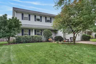 800 Birch St, Algonquin, IL 60102 - Photo 1