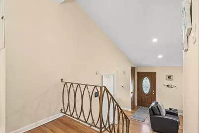 7031 W Crain Street, Niles, IL 60714 - Photo 19