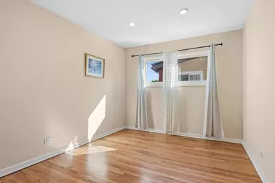 7031 W Crain Street, Niles, IL 60714 - Photo 15