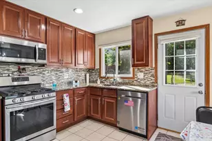 7031 W Crain St, Niles, IL 60714 - Photo 7