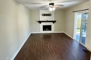 2690 Crosscreek Ct, Aurora, IL 60502 - Photo 3