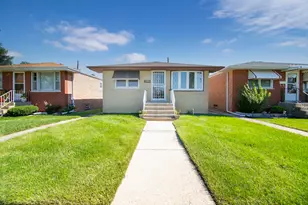 7805 Narragansett Ave, Burbank, IL 60459 - Photo 1