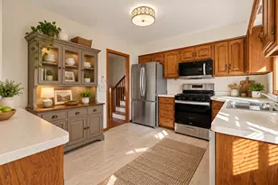 117 N Mayfair Pl, Chicago Heights, IL 60411 - Photo 9