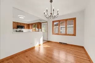 117 N Mayfair Pl, Chicago Heights, IL 60411 - Photo 5