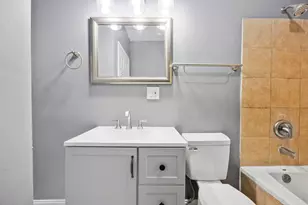 6923 S Parnell Ave, Chicago, IL 60621 - Photo 9