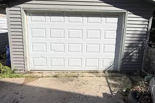 1607 Latham St, Rockford, IL 61103 - Photo 21