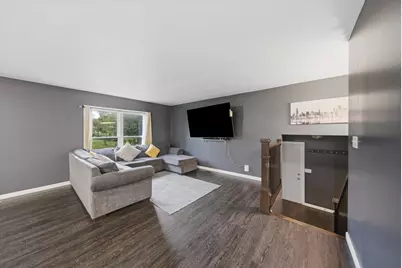 1204 Lincoln Court, Streamwood, IL 60107 - Photo 7