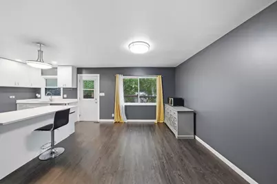1204 Lincoln Court, Streamwood, IL 60107 - Photo 13